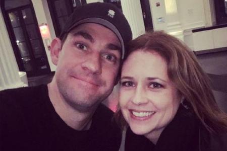 Jim und Pam wiedervereint: John Krasinskis Selfie von sich und Jenna Fischer dürfte die Herzen von 