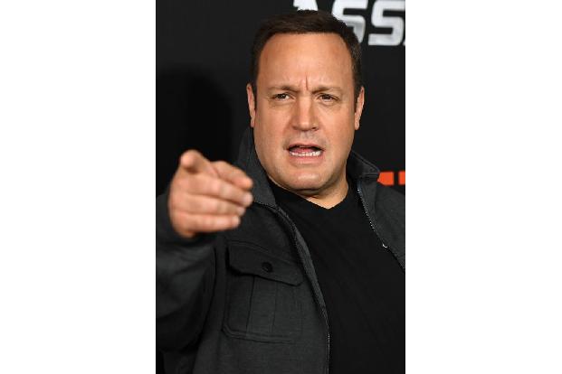 ...Kevin James und seiner neuen Serie 'Kevin Can Wait'. Nach einem miserablen Feedback von Fans entschieden sich die Macher ...
