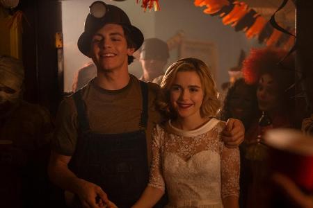 Immer an der Seite von Sabrina (Kiernan Shipka): Ihr Freund Harvey (Ross Lynch)
