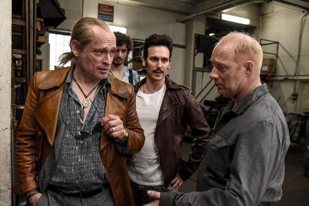 Kriminelle und Kleinkriminelle unter sich: Marko Jukic (Johannes Krisch, l.), Pico Bello (Christopher Schärf) und Inkasso He...