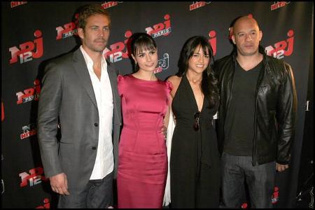 Doch 'Fast & Furious' lebte nicht nur von maskuliner Action: Schauspielerinnen wie Jordana Brewster und Michelle Rodriguez g...