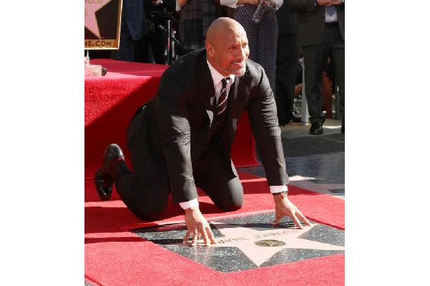 ...weihte Dwayne 'The Rock' Johnson seinen Stern im Dezember letzten Jahres ein. Der beliebte Schauspieler schaffte 2002 sei...