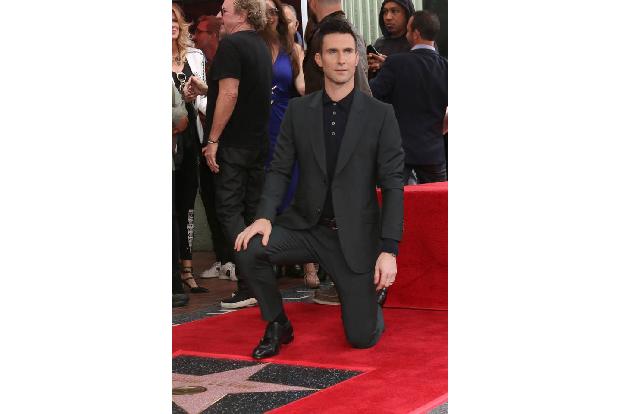 ...Adam Levine gelang 2002 der Durchbruch mit seiner Band Maroon 5, als er den Song 'This Love' ins Mikrofon trällerte. Seit...