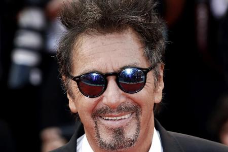 Last but not least: Der Pate Michael Corleone aka Al Pacino (77). Er ist ein weiterer Beweis: Es gibt Superstars in Hollywoo...