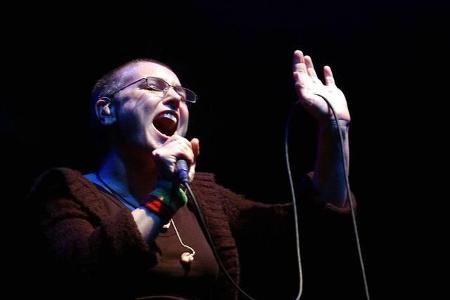 ...nachdem Sinéad O'Connor 1992 live in der Show 'Saturday Night Live' ein Bild des Papstes zerriss, wurde klar, dass die Sä...