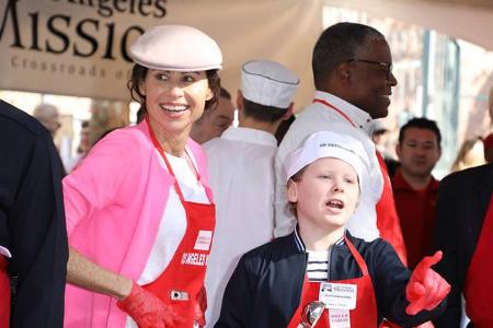 ...Minnie Driver, bekannt aus 'Good Will Hunting' und 'GoldenEye', brachte ihren Sohn Henry gleich mit, den sie aus einer (k...