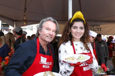 ...John Savage, der durch seine Rolle in dem Meisterwerk 'Die durch die Hölle gehen' bekannt geworden war, gab nur zu gerne ...