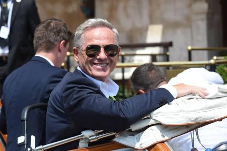 ...stolze Vater Alfred Schweinsteiger. Selbstverständlich hatte nicht nur der Fußballer seine Familie im Schlepptau, sondern...
