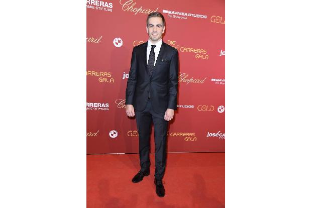 ...Philipp Lahm ist bereits ein alter Hase, was die Vaterschaft angeht. Im Jahr 2010 gaben sich der deutsche Fußballer und s...