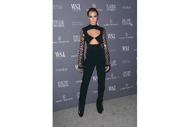 Bei den diesjährigen Innovator Awards des 'WSJ.'-Magazins zog Model und Schauspielerin Cara Delevingne mit ihrem schwarzen J...