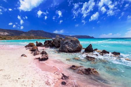 PLATZ 2: Der Strand der zu Kreta gehörenden Mini-Insel Elafonissi ist auf der ganzen Welt bekannt. Das liegt am faszinierend...
