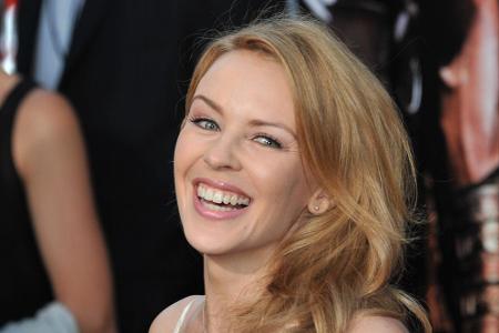 Bisher schien sie einfach kein Glück mit den Männern zu haben. Doch mit ihrem Verlobten Joshua Sasse (28) könnte Kylie Minog...