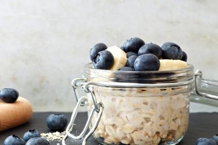 Zu wenig Toppings: Richtig gehört, auch das kann der Figur schaden. Denn wer sein Oatmeal nur mit drei Beeren garniert, krie...