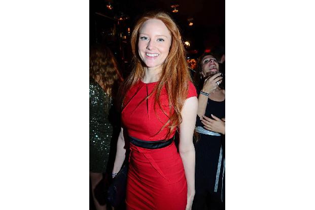 ...die hier 2013 fast gänzlich ungeschminkt und in einem betörenden roten Kleid zur Constantin Filmnacht auf der Berlinale e...