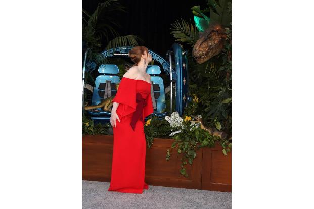 ...einen zaghaften Kuss - aus sicherer Entfernung, versteht sich. Auf wesentlich mehr Körperkontakt ließen sich...