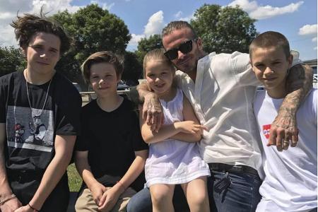 David Beckham (43) und seine Kinder Brooklyn (19), Cruz (13), Harper (7) und Romeo (15) (v.l.n.r.) vor wenigen Jahren. So er...
