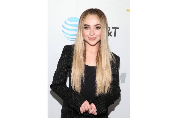 ...machte auch Jungstar Sabrina Carpenter einen auf Taylor und Zayn: Kurz bevor ihre neue Single 'Almost Love' auf den Markt...
