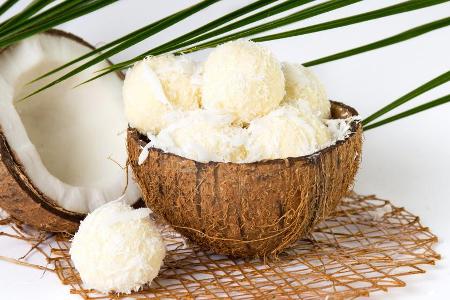 Erfrischung pur! Statt als Cocktail lässt sich Piña Colada auch als Eis zubereiten