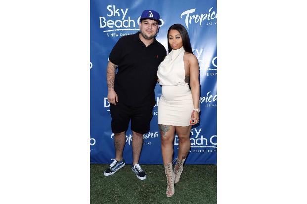 ...macht Rob nun durch die Fehde mit seiner Ex und Mutter seiner Tochter Dream, Blac Chyna, von sich reden. Aktuell befinden...