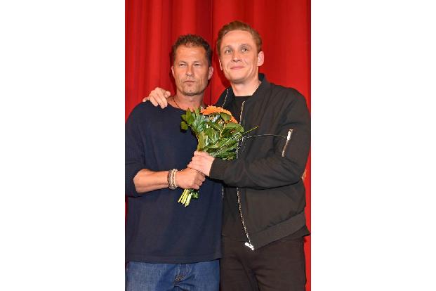 Til Schweiger und Matthias Schweighöfer haben es wieder getan: Gemeinsam standen sie erneut vor der Kamera. 'Hot Dog' heißt...