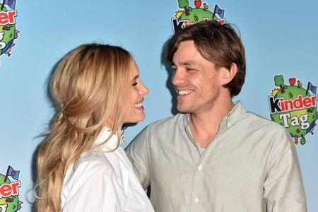 Am 25. Oktober haben Model Alena Gerber und der ehemalige Bundesliga-Profi Clemens Fritz im kleinen Familienkreis standesamt...