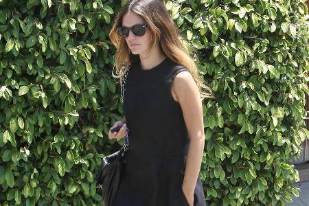 Eine Ärztin mit Sinn für Mode: Zoe Hart