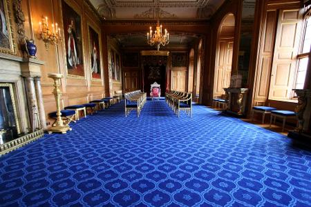 In den meisten Räumlichkeiten haben die Ahnen der Royal Family in ihren Gemälden alles im Blick. In der Gemäldegalerie stehe...
