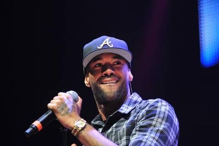 ...auch der niederländische Rapper Mr. Probz in der Loge des österreichischen Bauunternehmers Platz nehmen. Bei solch einer ...