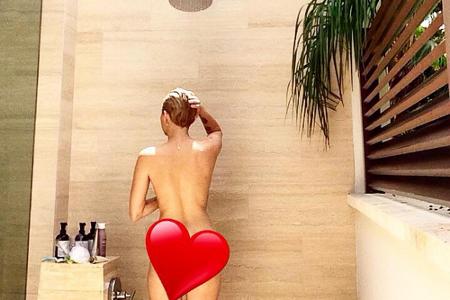 Vielleicht hat Miley einfach Angst, alleine zu duschen oder zu baden, denn abgesehen von 