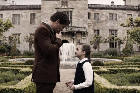 Ist Laras Vater Richard Croft (Dominic West) wirklich tot?