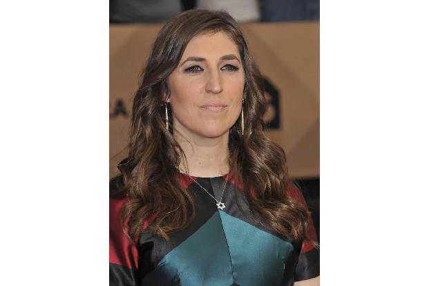 ...Mayim Bialik ließ ihrer Trauer freien Lauf und schrieb: 