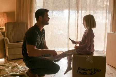 Mitch muss Frau und Tochter verlassen, um in den Krieg zu ziehen