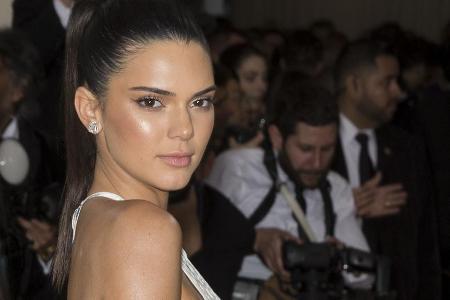 Kendall Jenner macht mehr durch ihre Model-Karriere als durch Skandale auf sich aufmerksam