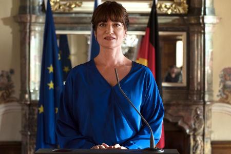 Natalia Wörner als Karla Lorenz in 