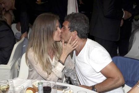 ...seine Freundin abgeblieben? Wie auch immer: Solange Nicole Kimpel ihren Antonio Banderas am Ende des Abends noch immer kü...