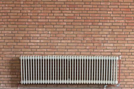 Die Rillen der Heizung können zur echten Herausforderung werden! Wie man sie trotzdem schnell und einfach sauber bekommt? Ei...