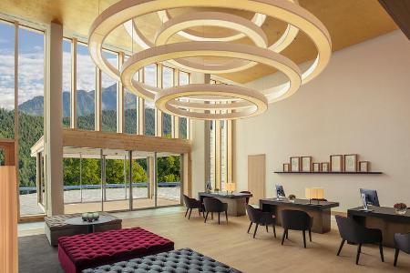 Rezeption des von Matteo Thun entworfenen Waldhotel