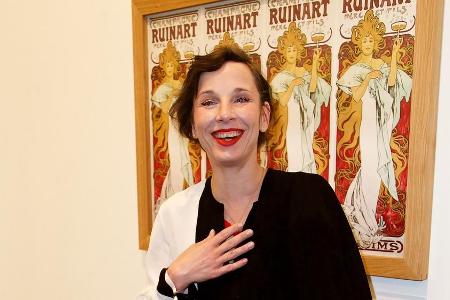 Meret Becker war sichtlich begeistert von der Kunst und der Veranstaltung