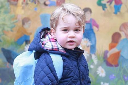 Auf ins Leben, George: Herzogin Kate hat ihren Ältesten vor der Kinderkrippe geknipst