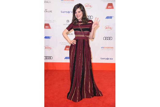 ...Multitalent Joyce Ilg suchen. Mal sehen, was die Promis am Wiener Opernball tragen werden - der ist ja dann nochmal eine ...