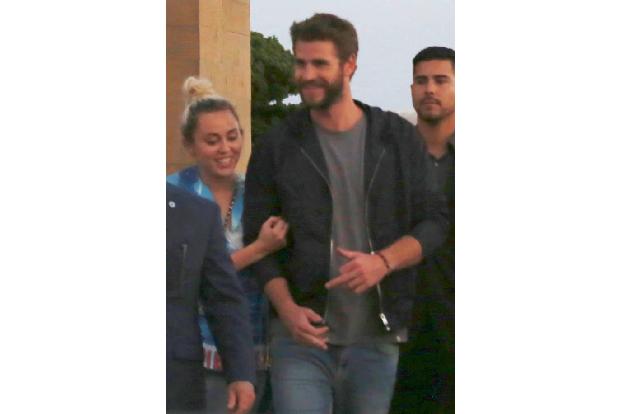 ...Miley Cyrus und Liam Hemsworth 2016 bestätigten, dass sie wieder ein Paar sind. Was bei den beiden wohl noch alles spekul...