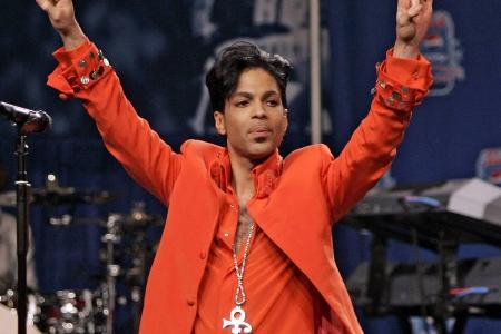 Schon wieder müssen Musikfans weltweit Abschied von einem Idol nehmen. Sänger Prince verstarb am Donnerstag im Alter von nur...