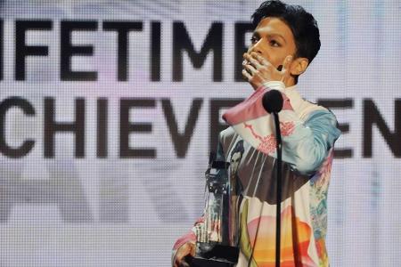 2010 wurde Prince mit dem BET Award für sein Lebenswerk ausgezeichnet. Stephen G. Hill, Präsident der Gesellschaft des Black...