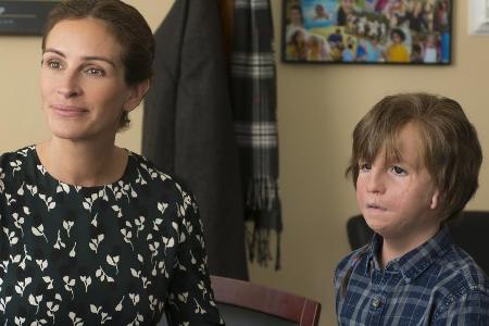 Isabel Pullman (Julia Roberts) und Auggie Pullman (Jacob Tremblay)
