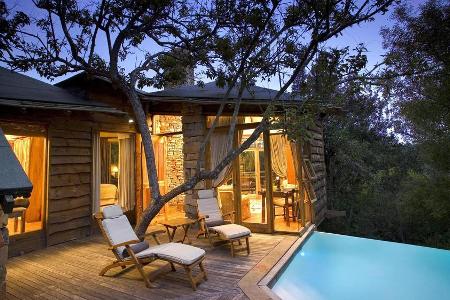 In der Tsala Treetop Lodge wohnen Gäste in den Baumwipfeln - ohne Abstriche beim Luxus zu machen
