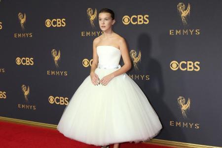 Dafür verdrehte uns ein neuer Kinderstar den Kopf: Millie Bobby Brown sah bei den Emmys einfach zauberhaft aus.