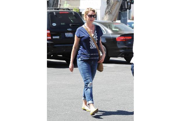 ...ihr immer größer werdender Babybauch, denn Anfang September war der noch nicht so dick. Oder es waren vorher...