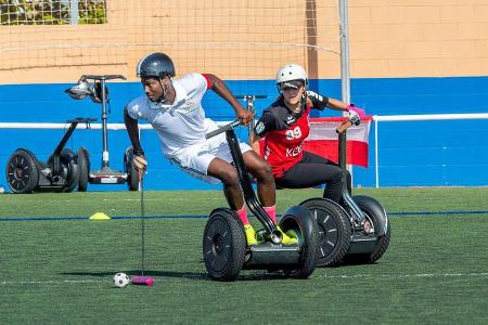 Auch beim Segwaypolo ist Körperbeherrschung gefragt