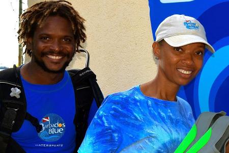 Gute-Laune-Team: Tauchlehrer Robert und Oschell von Barbados Blue