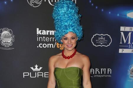 Schauspielerin Nikki Leigh (29) bediente sich ebenfalls bei einer TV-Serie und kam als Marge Simpson.